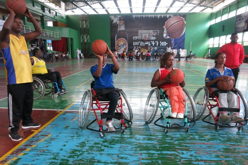 Una asistencia vital para el baloncesto en silla de ruedas de Etiopía