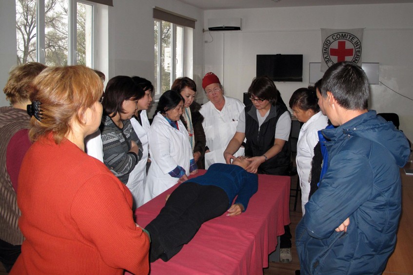 Kirgisistan: Gefängniskrankenschwestern in Institution 31 erhalten eine zusätzliche Ausbildung.