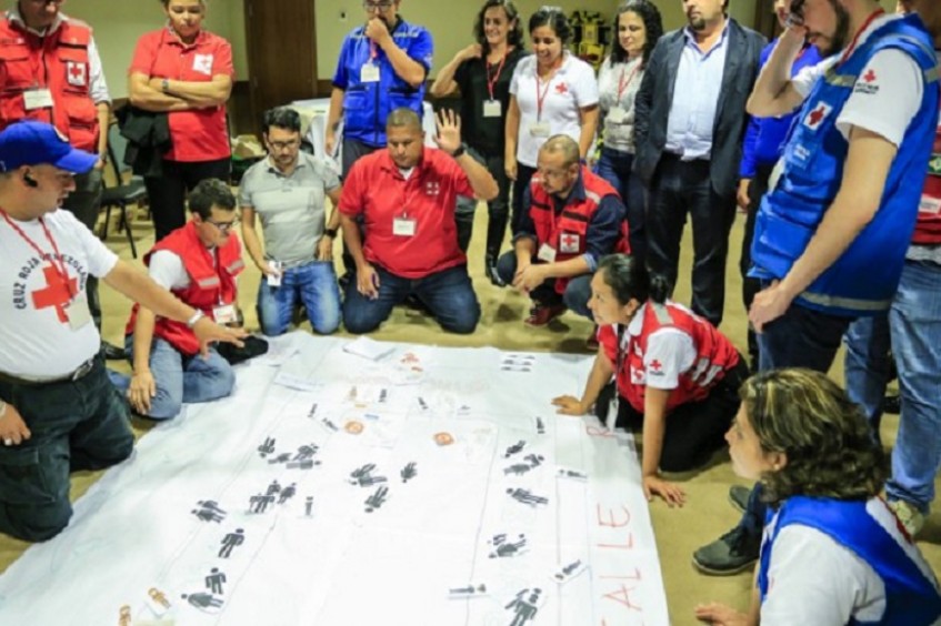 Primeiros socorros em situações de violência é tema de encontro de representantes da Cruz Vermelha da América Latina