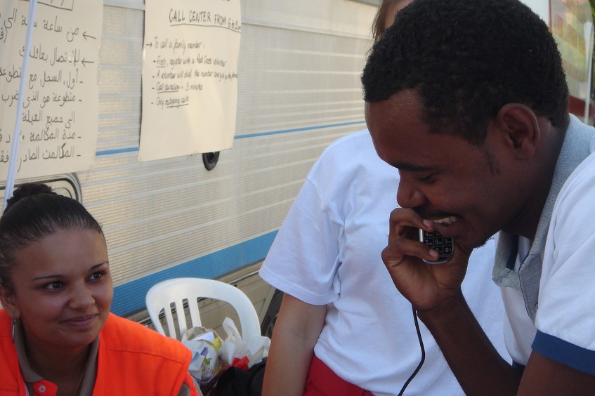 França / Itália: Cruz Vermelha restabelece laços familiares entre migrantes