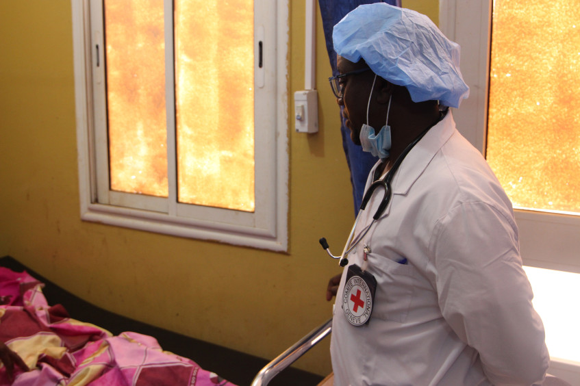 Sévaré: Influx of wounded people at ICRC-supported hospital in Mopti