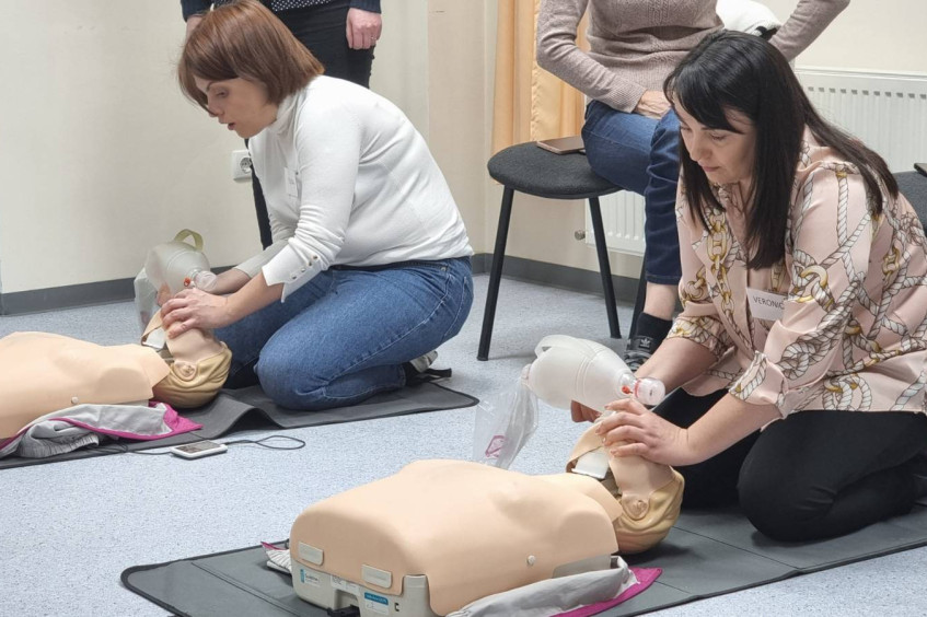 First-ever basic life support training for health care workers held in the Republic of Moldova