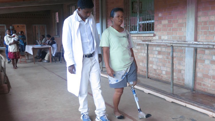 Madagascar: un esfuerzo especial para que las personas vuelvan a caminar