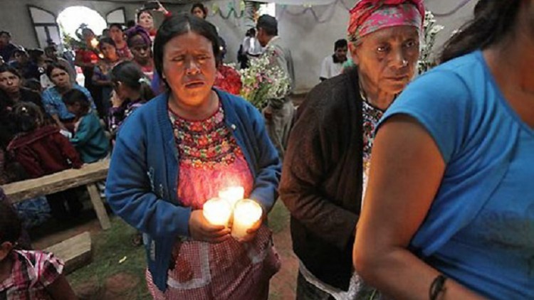 Guatemala: familias inhuman restos de sus seres queridos después de 31 años de búsqueda
