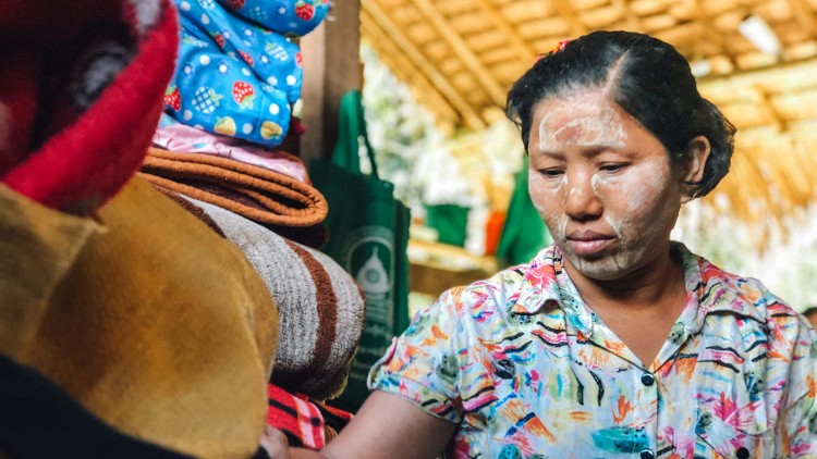 Myanmar : le quotidien d’une mère tenaillée par la crainte