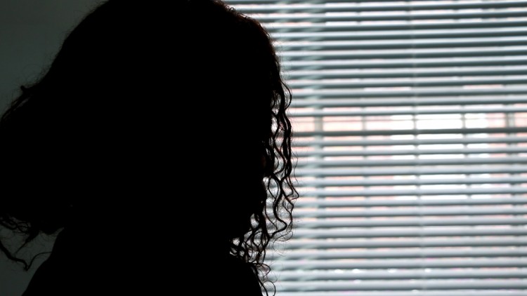 Víctimas de violencia sexual en Colombia cargan con el peso del silencio