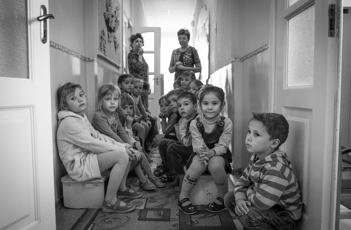 Seeking shelter in the kindergarten of Hranitne, November 2018