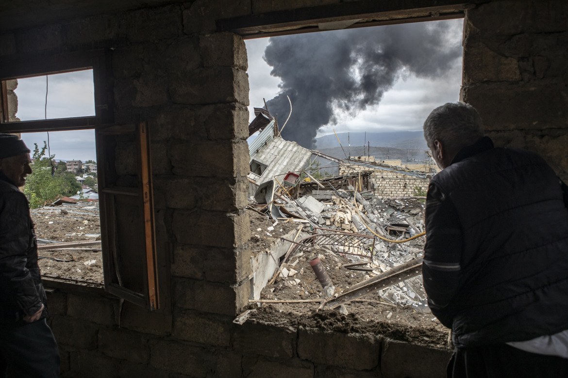 Conflicto en Nagorno-Karabaj: El largo conflicto ha causado sufrimiento y pérdidas desde la década de 1990.