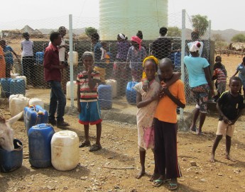 厄立特里亚：太阳能水井带来的便利
