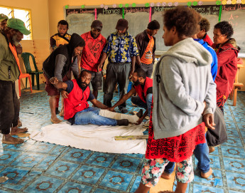 Community first aid responds to tribal fight injuries in Papua New Guinea