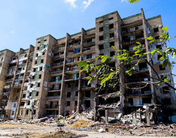 Stimmen aus der Ukraine: „Unsere Wohnungen sind zerstört und medizinische Hilfe ist nicht in Sicht.“