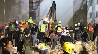 México: terremoto sacude el centro del país. La Cruz Roja implicada en operación de rescate.