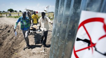 الفرق الجراحية المتنقلة للَّجنة الدولية للصليب الأحمر تقدم الرعاية الطبية العاجلة في ربوع جنوب السودان