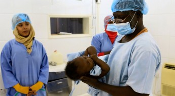 苏丹：治疗畸形足患儿
