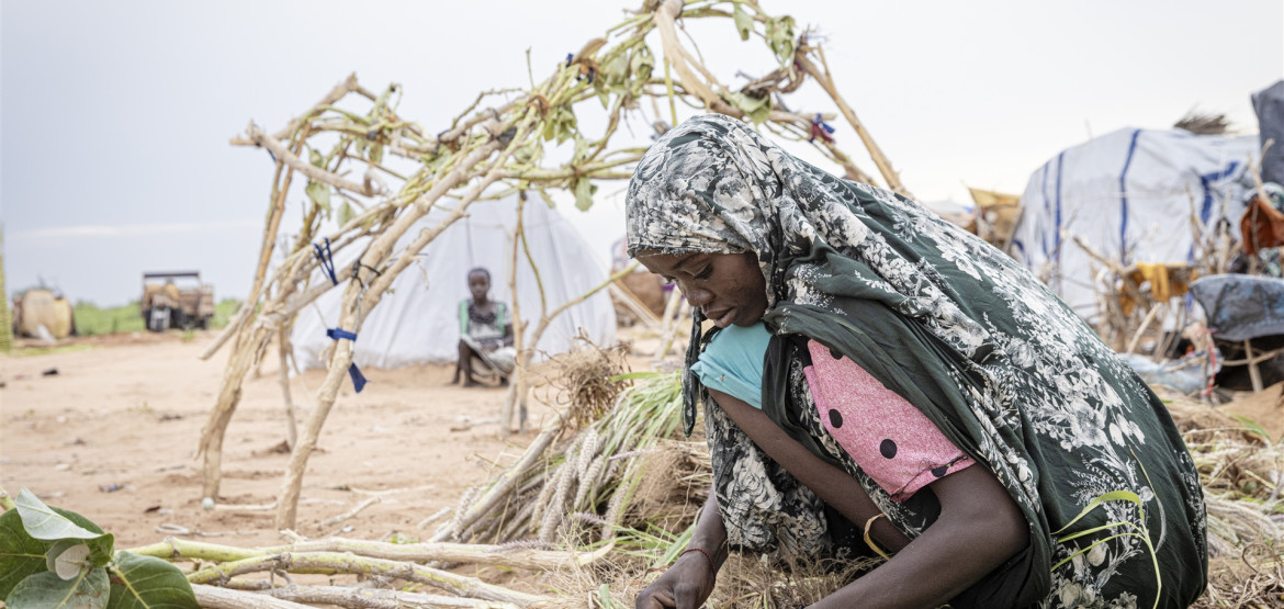 Повседневные дела помогают суданским женщинам не думать об пережитом ужасе нынешнего конфликта