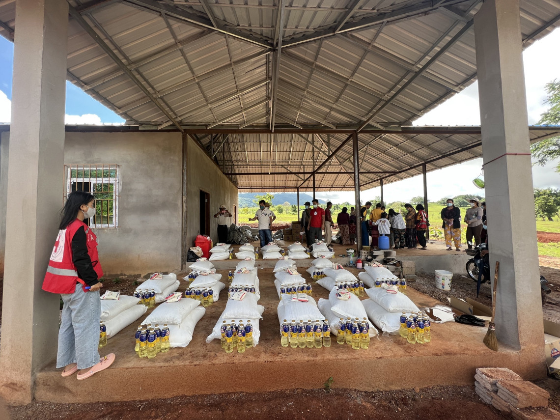 ICRC and MRCS team are on the ground to support urgent needs to people displaced by violence in Pin Laung and Hsi Hseng. © Thang Khan Sian Khai / ICRC