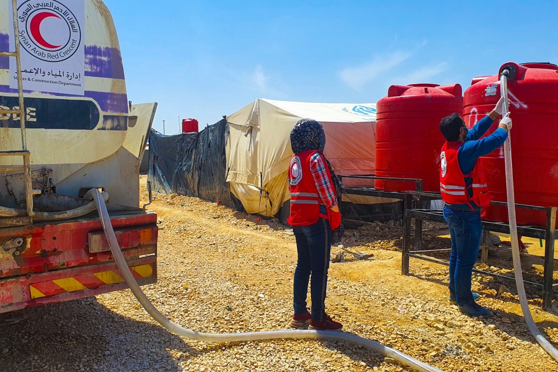 Together with the Syrian Arab Red Crescent, the ICRC is responding to the most pressing needs, carrying out urgent repairs to critical water infrastructure, distributing food and daily hot meals to the most vulnerable people, and supporting health care services in communities and in camps.