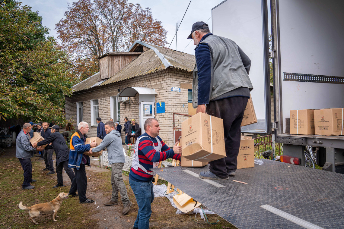 Международный вооруженный конфликт между Россией и Украиной: МККК продолжает помогать нуждающимся
