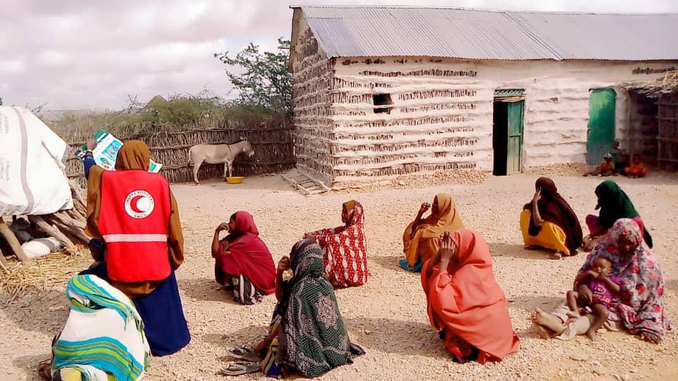 Red Crescent volunteer teams are carrying out risk communication and community engagement action to help halt the spread of COVID-19 in Somalia / Somalia Red Crescent Society