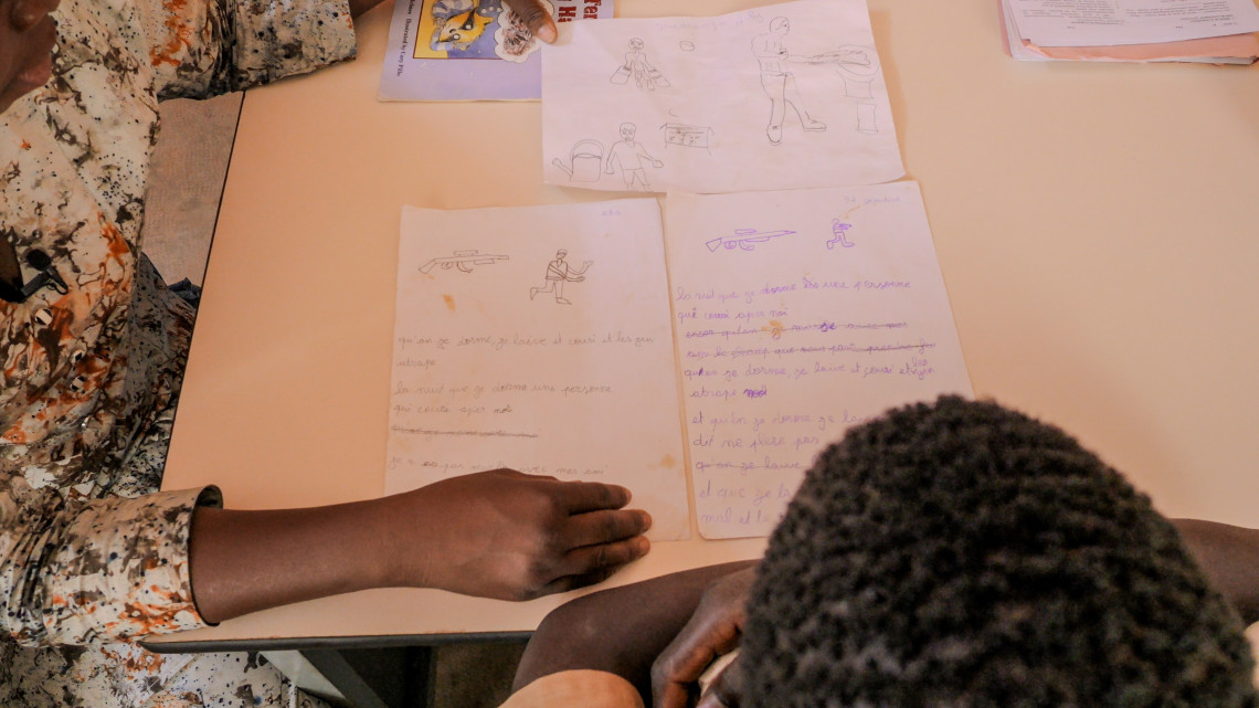 Quand les mots manquent, les enfants dessinent leurs douleurs. CICR/Alphonse Dioh