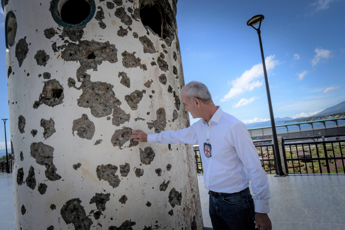 VP Carbonnier inspects a damaged mosque tower in Marawi's most affected area.