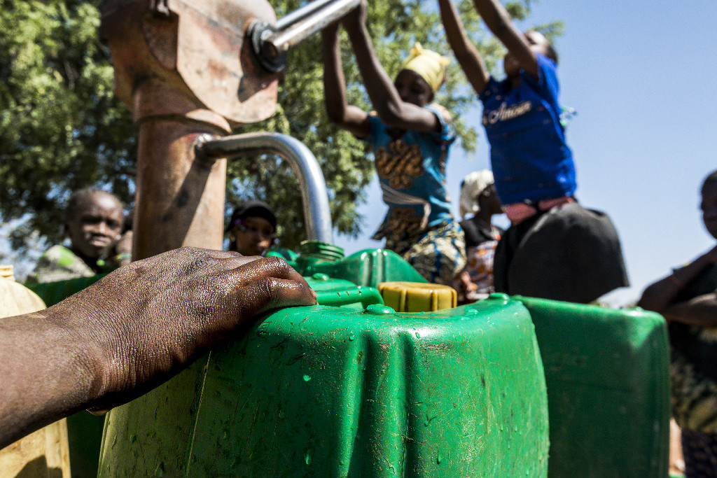 Having access to water is increasingly a matter of survival in conflict zones / ICRC_Samuel Turpin