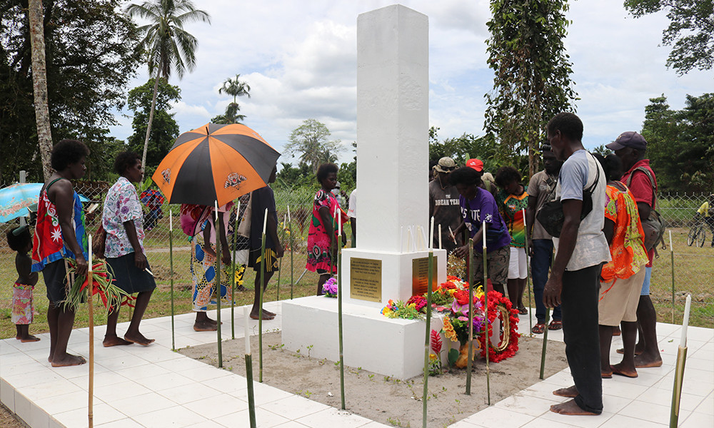 Families of the Missing Persons in Siwai District, South Bougainville unveiling a monument to commemorate those who went missing during the Bougainville Crisis.
