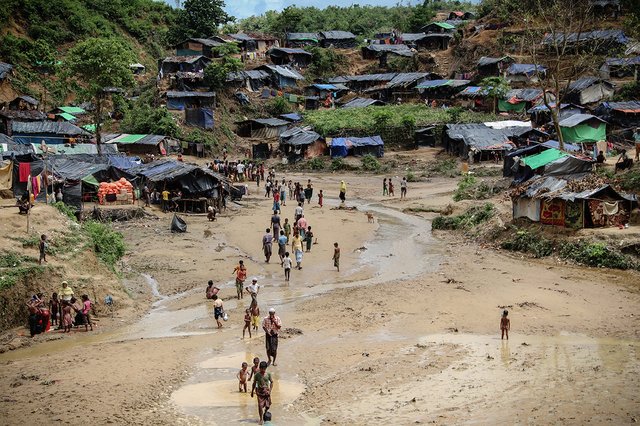 Enfermos o heridos, débiles y hambrientos, más de 500.000 personas huyen de la violencia en Myanmar. CC BY-NC-ND / CICR