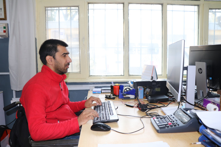 Khalid Sediqi is working in the ICRC physical rehabilitation centre in Kabul for more than a decade. He is also a member of Afghanistan’s wheelchair basketball team and he is studying English literature for his bachelor’s degree at Kabul university. – Waseem Muhammadi/ICRC